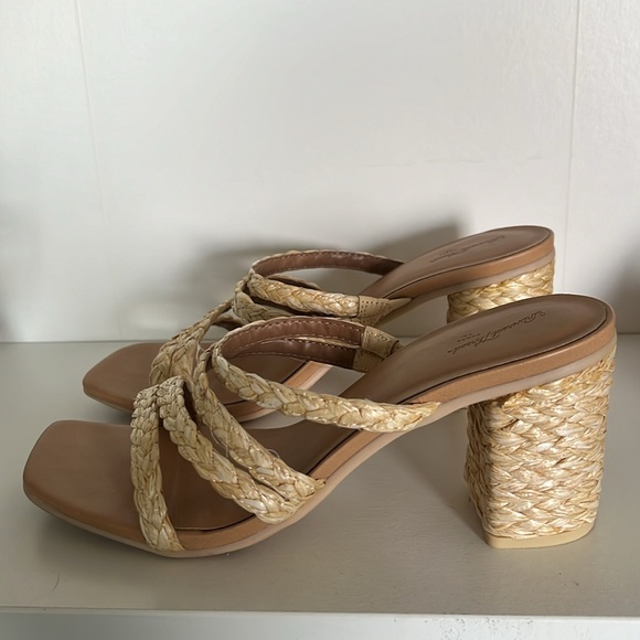 Espadrille block heel sandal - Picture 2 of 4